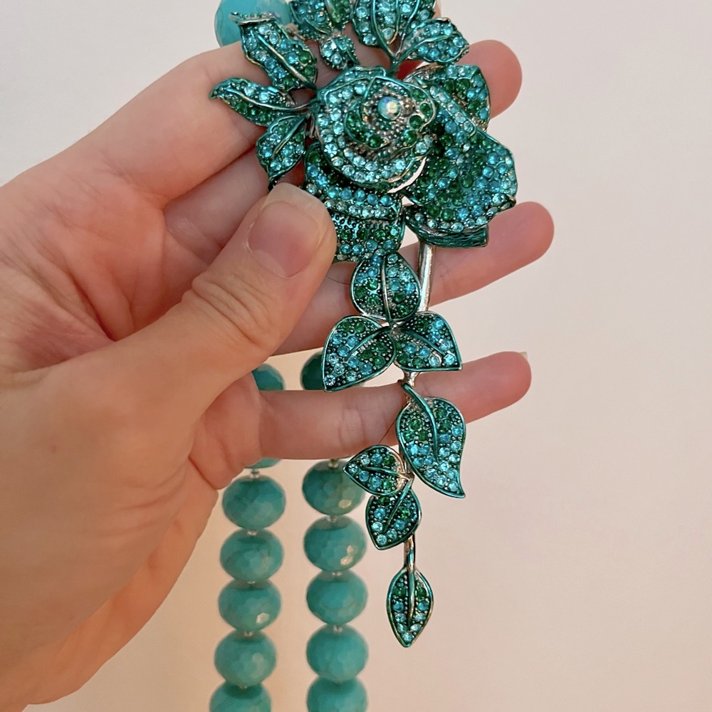 Absolutely Stunning Teal gem Necklace